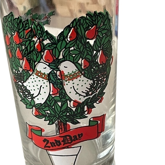Twelve Days of Christmas Glass Tumbler 2nd Day with Two Turtle Doves in Tree - Picture 3 of 5